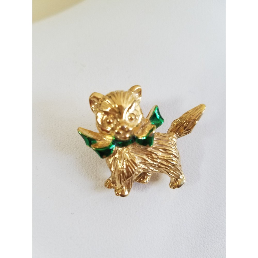 Gerrys Gold Tone Cat Shaped Brooch